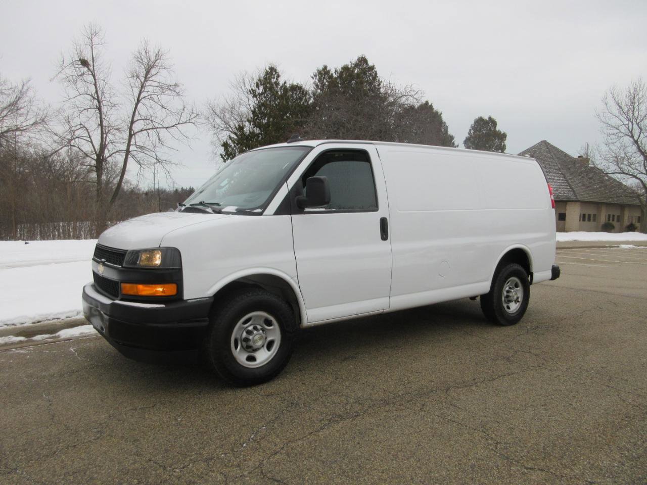 Used 2021 Chevrolet Express 2500 w/ Driver Convenience Package image 5