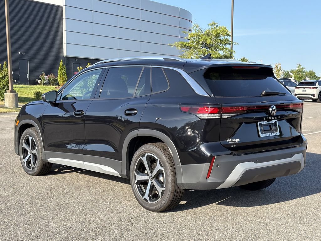 New 2026 Volkswagen Tiguan SE FWD image 3