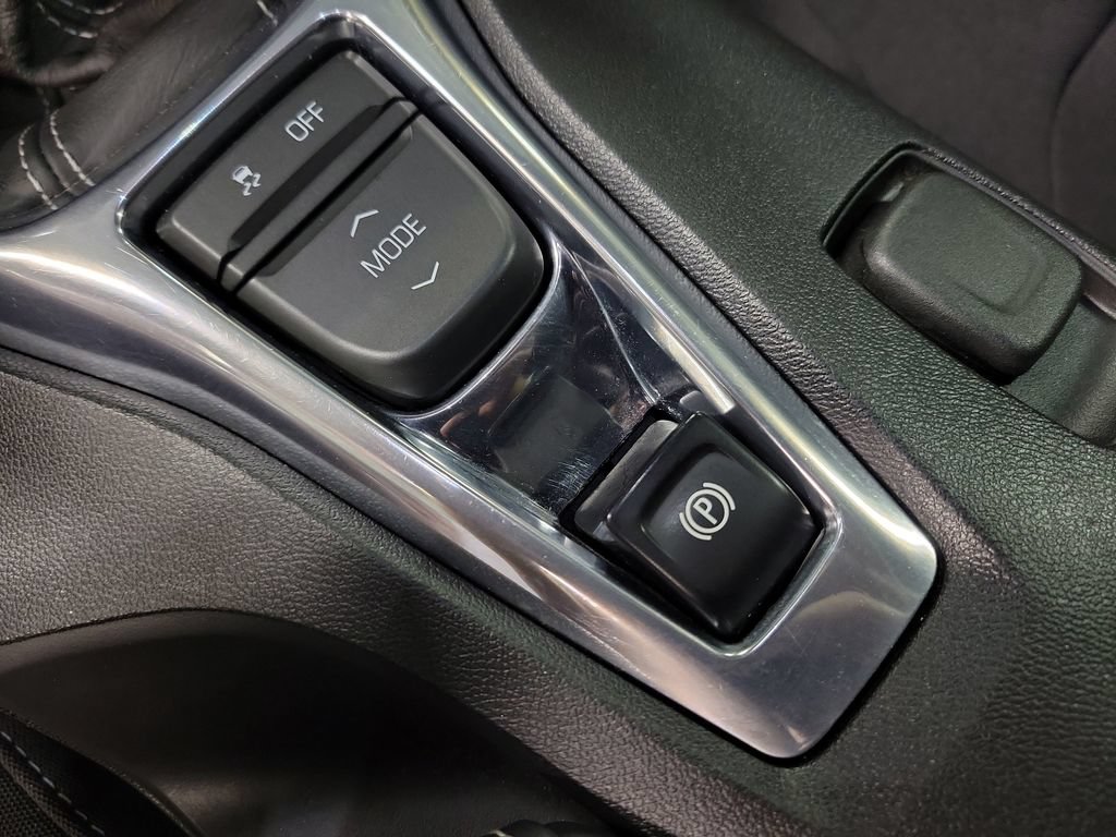 Used 2018 Chevrolet Camaro SS RWD image 19