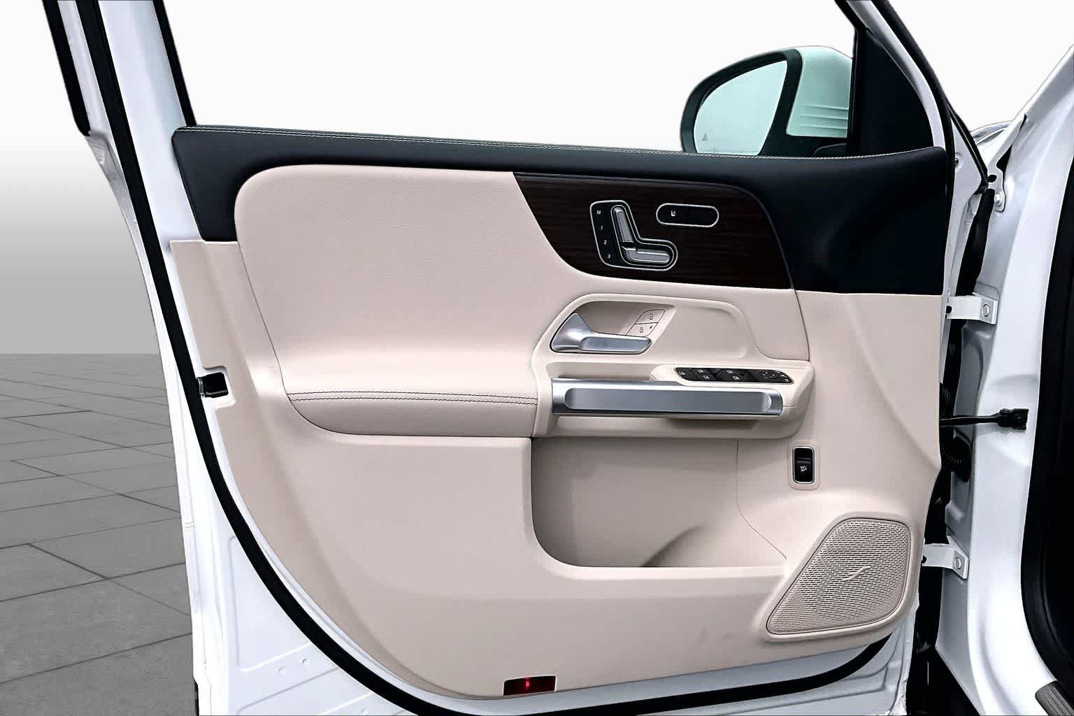New 2026 Mercedes-Benz GLB 250 4MATIC image 12
