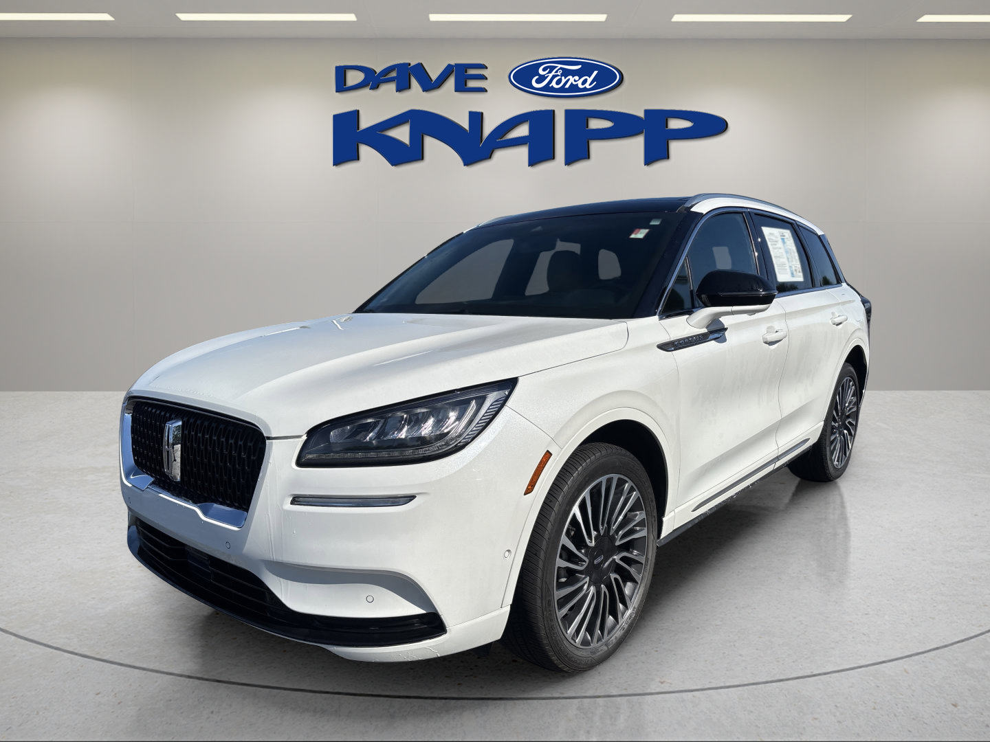 Used 2022 Lincoln Corsair Reserve w/ Equipment Group 201A AWD/4WD image 3