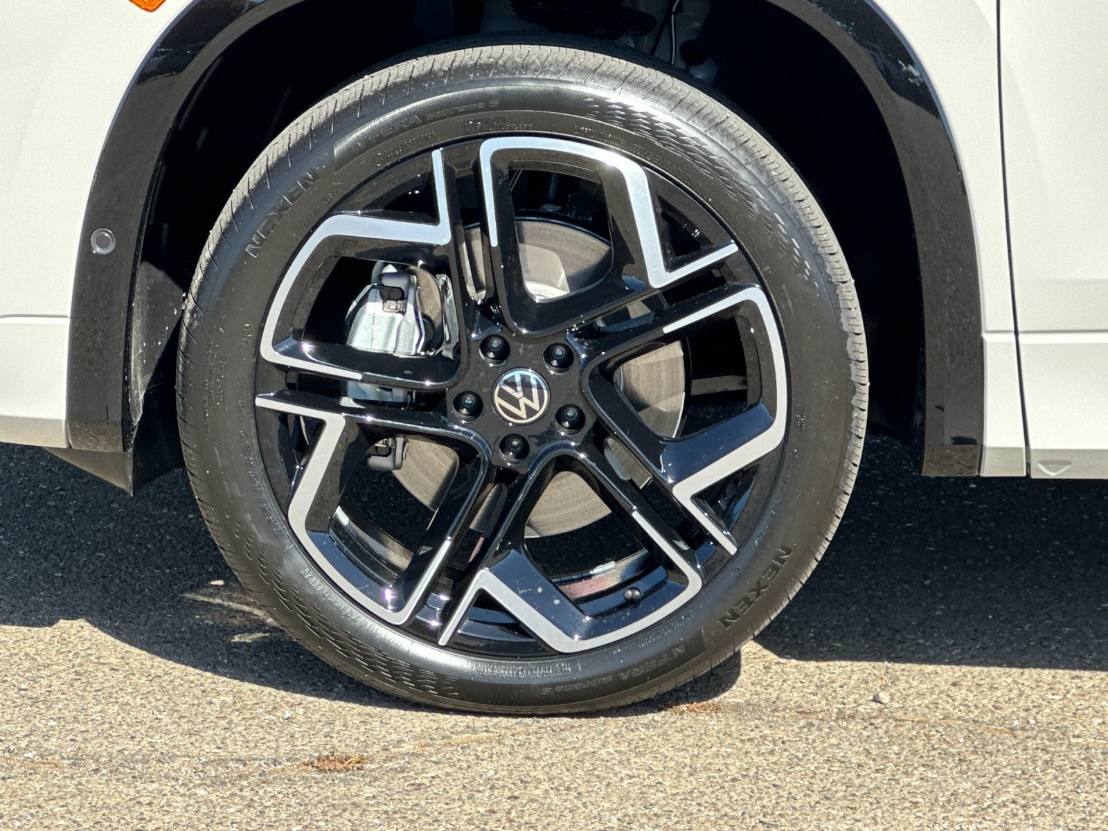 New 2026 Volkswagen Tiguan SEL R-Line AWD/4WD image 26