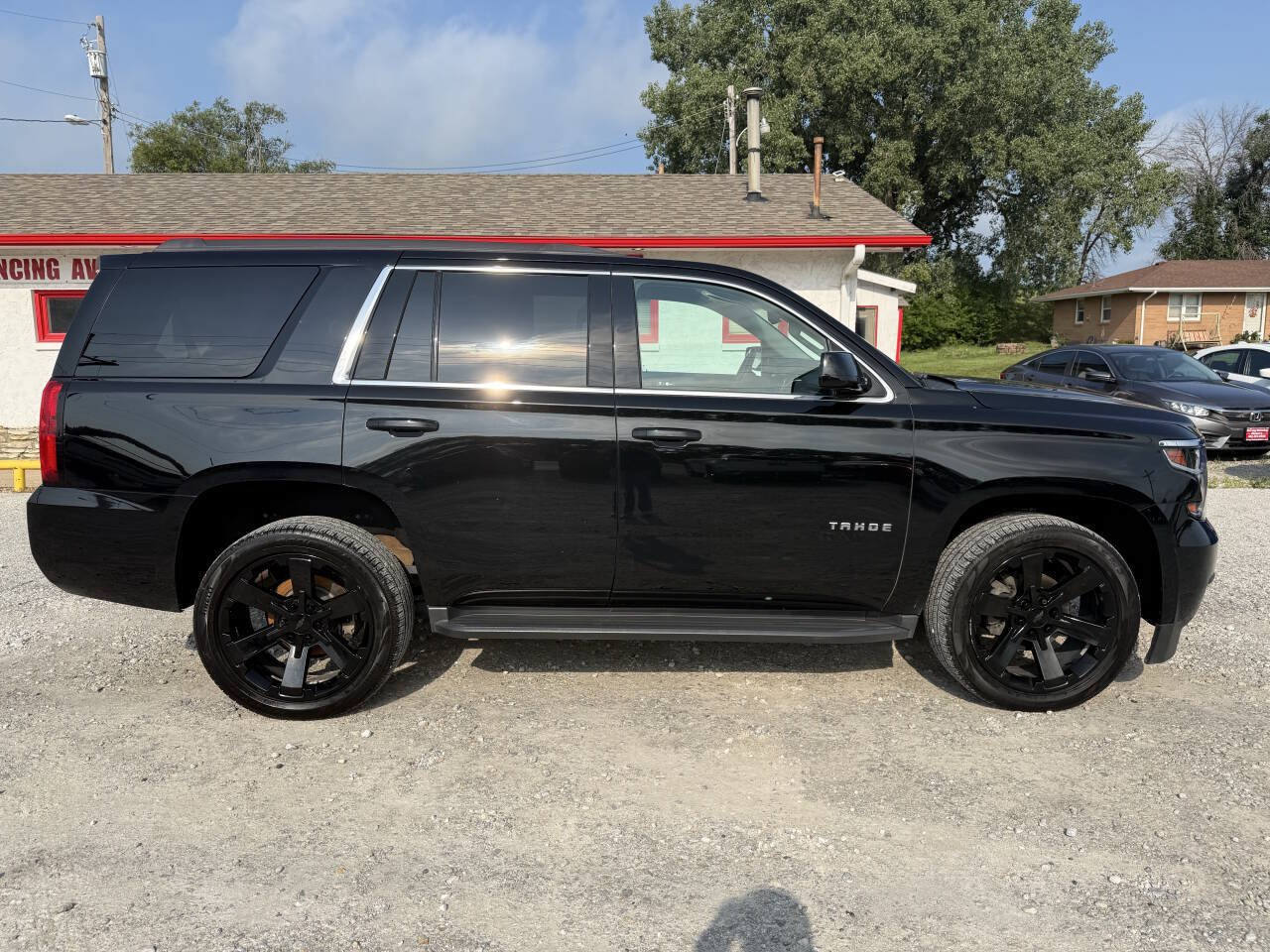 Used 2018 Chevrolet Tahoe LS AWD/4WD image 2
