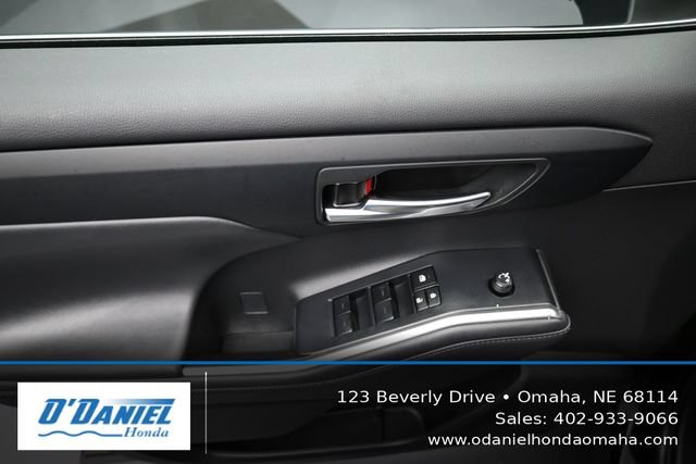 Used 2023 Toyota Highlander XLE AWD/4WD image 24
