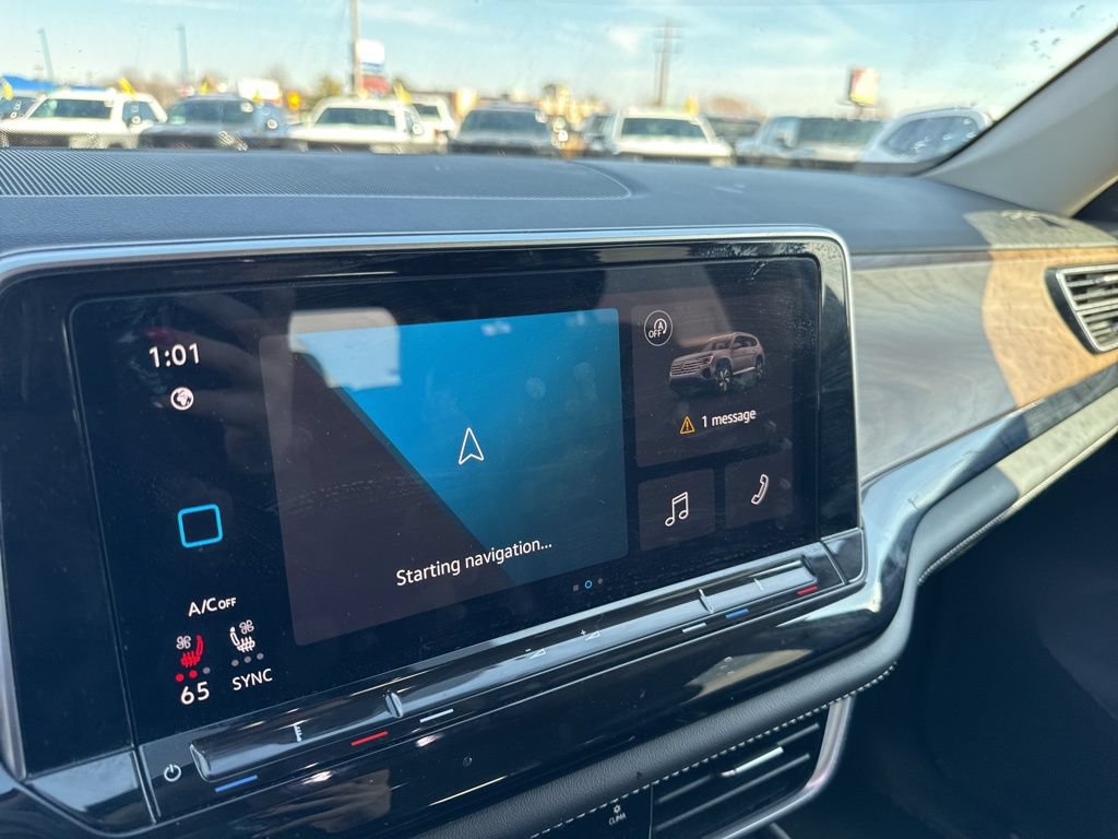 Used 2024 Volkswagen Atlas SE FWD image 28