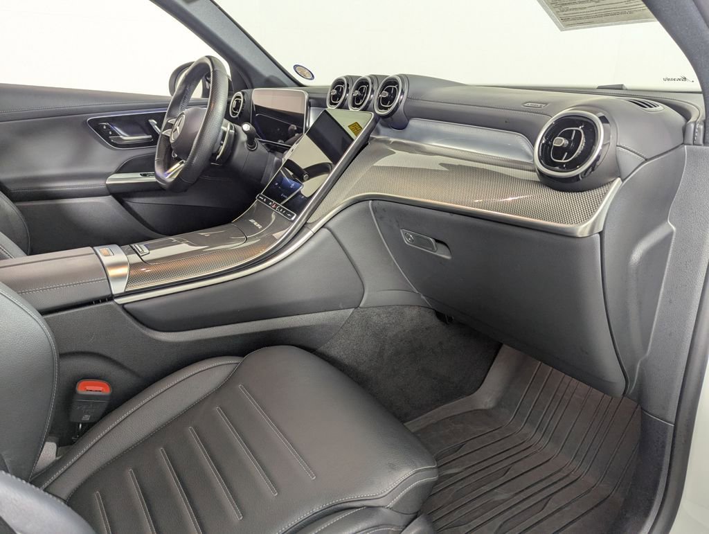 Used 2025 Mercedes-Benz GLC 43 AMG 4MATIC image 35