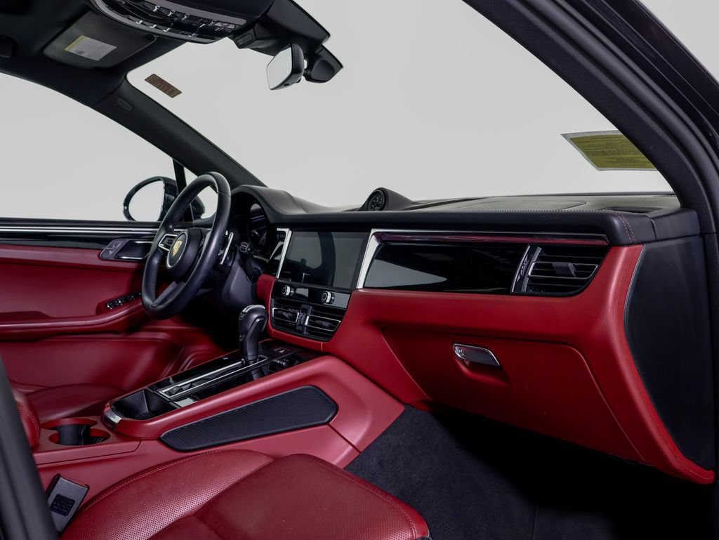 Certified 2023 Porsche Macan AWD/4WD image 8