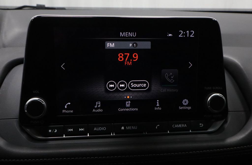 Certified 2025 Nissan Rogue SV image 2