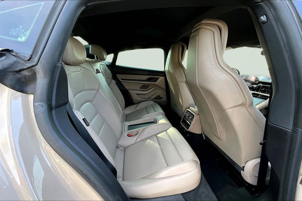 Used 2021 Porsche Taycan image 24