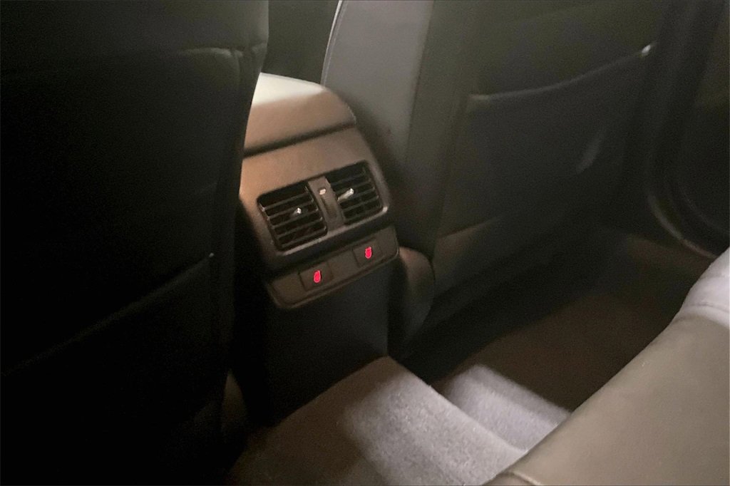 Used 2017 Subaru Outback 2.5i Limited image 10