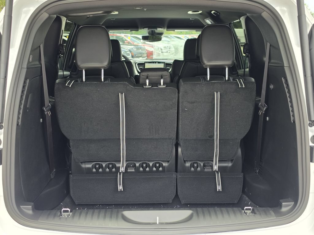 New 2027 Chrysler Pacifica Select w/ Family Tech Group FWD image 9