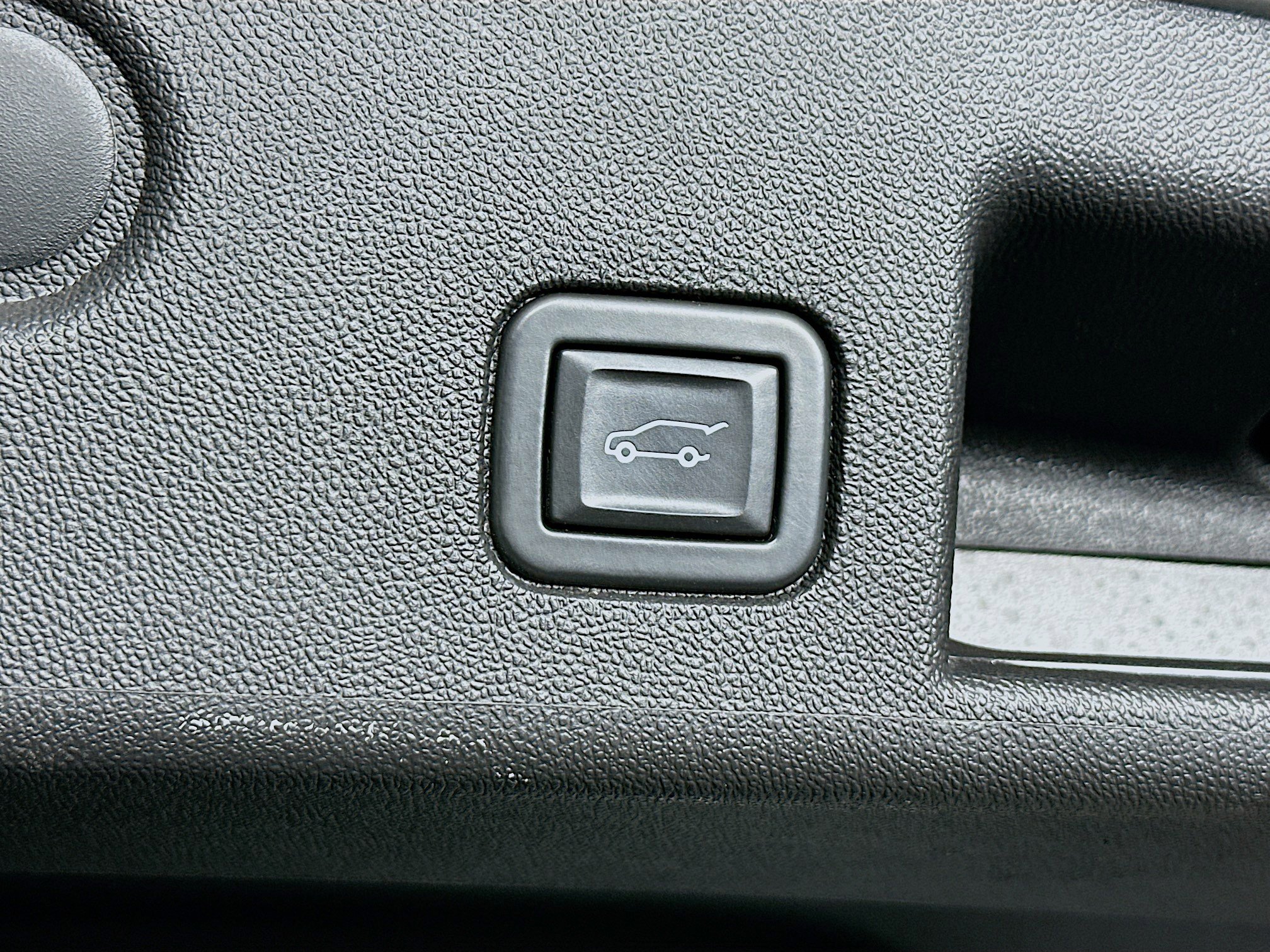 Used 2021 Chevrolet Equinox LT FWD image 28