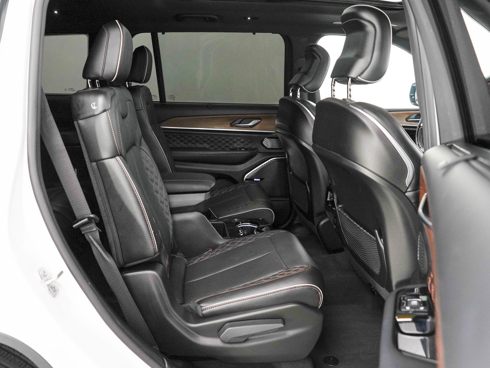 Used 2024 Jeep Grand Cherokee L Summit w/ Advanced Protech Group IV AWD/4WD image 12