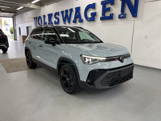 Used 2025 Volkswagen Taos SE AWD/4WD image 5