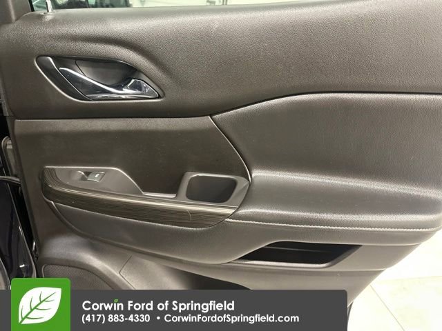 Used 2021 GMC Acadia SLT w/ Technology Package image 19