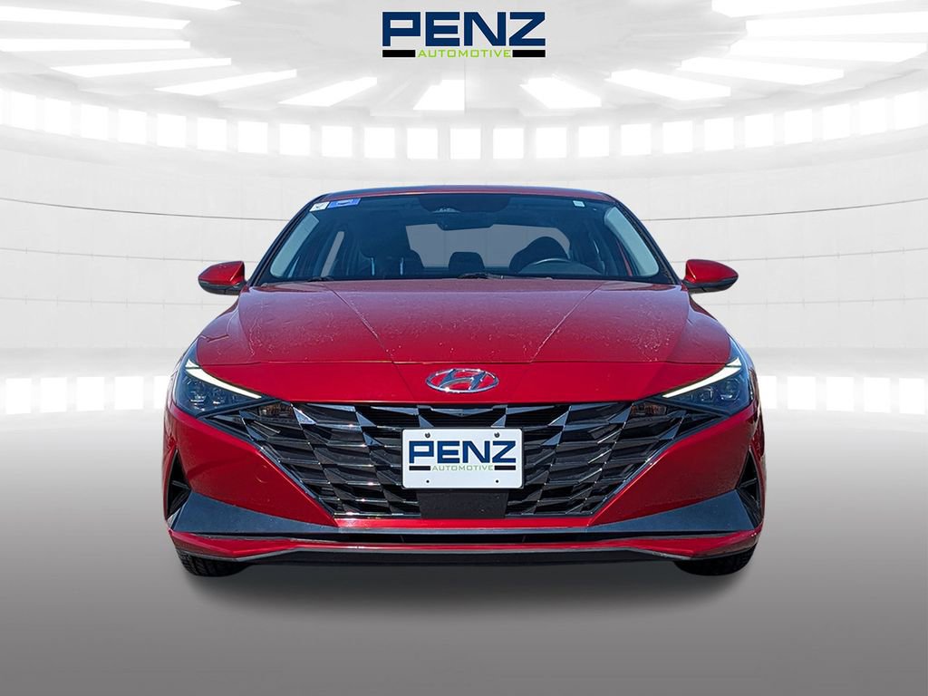 Used 2022 Hyundai Elantra Limited image 2