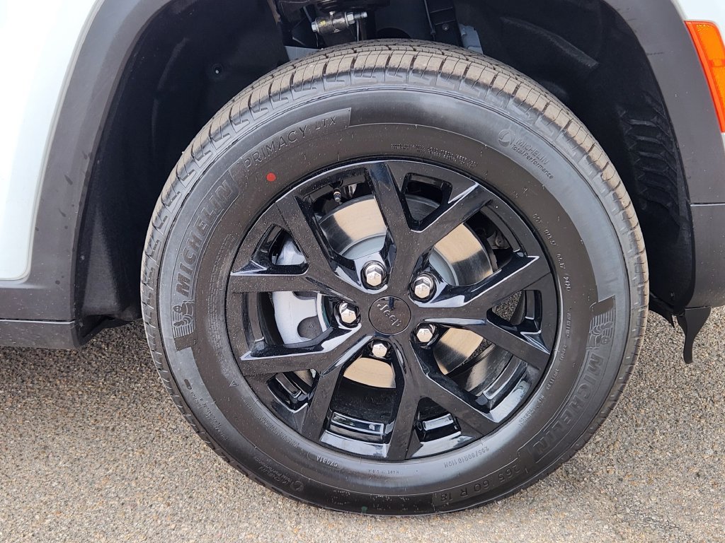 New 2026 Jeep Grand Cherokee Altitude AWD/4WD image 16