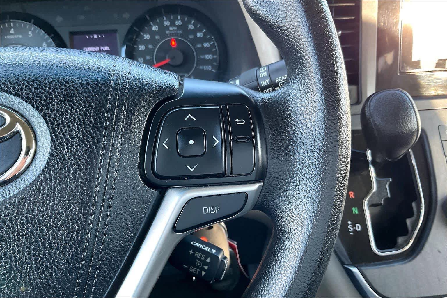 Used 2015 Toyota Sienna LE FWD image 24