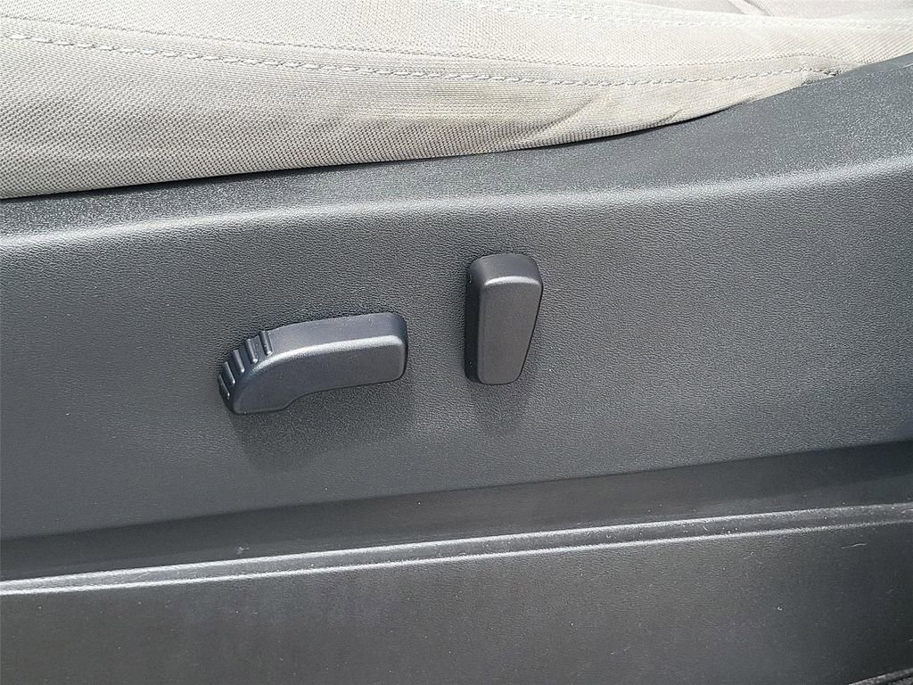 Used 2022 Nissan Frontier SV RWD image 38