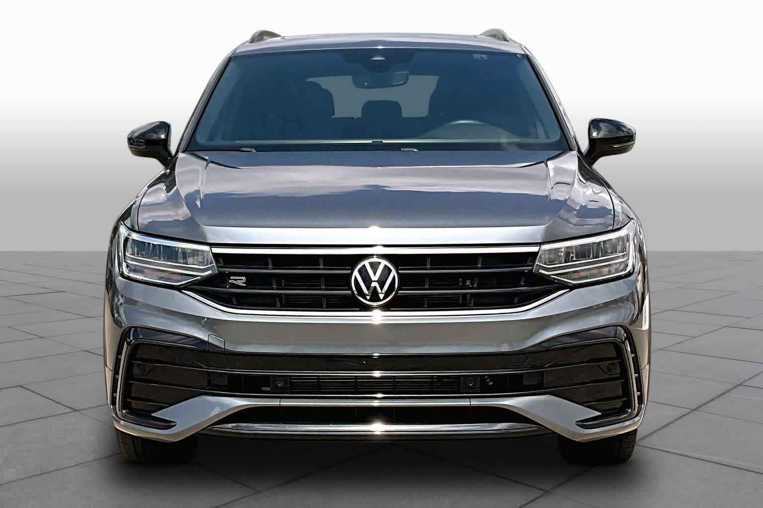 Used 2022 Volkswagen Tiguan SE R-Line FWD image 4