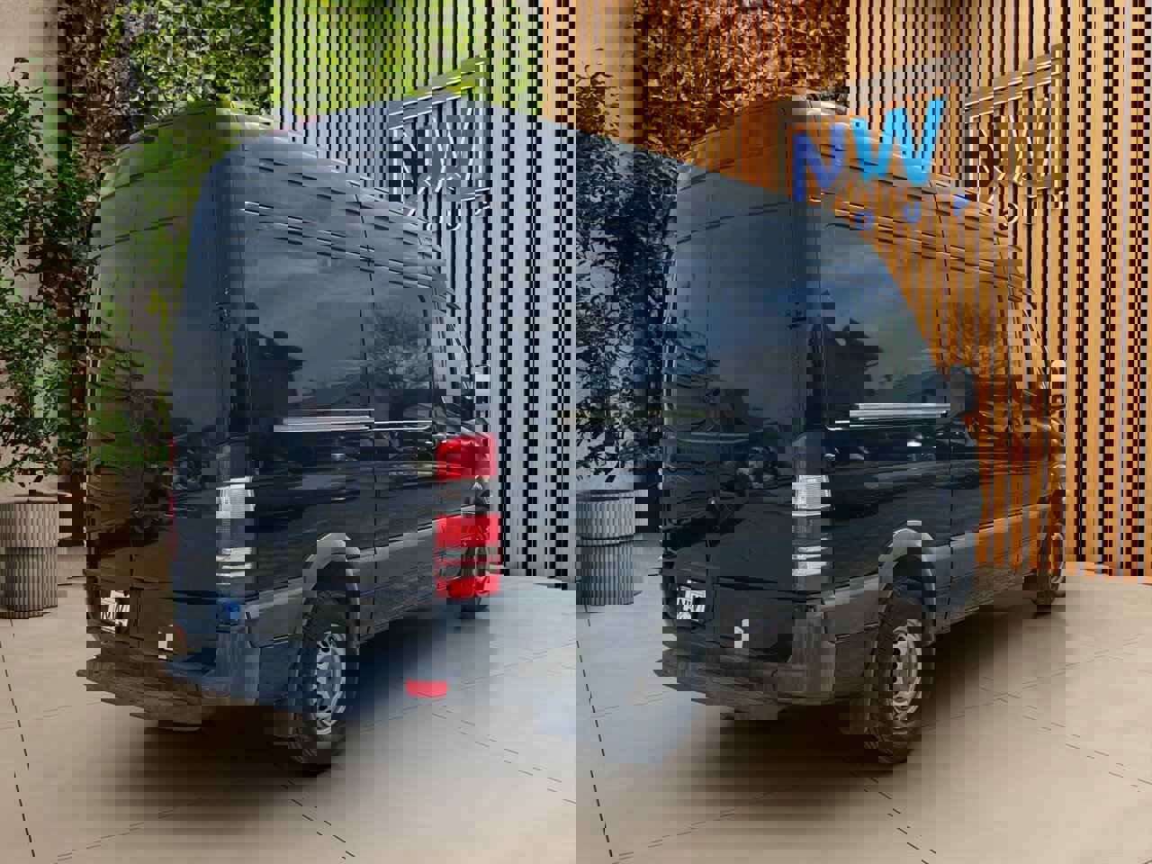 Used 2011 Freightliner Sprinter 2500 image 24