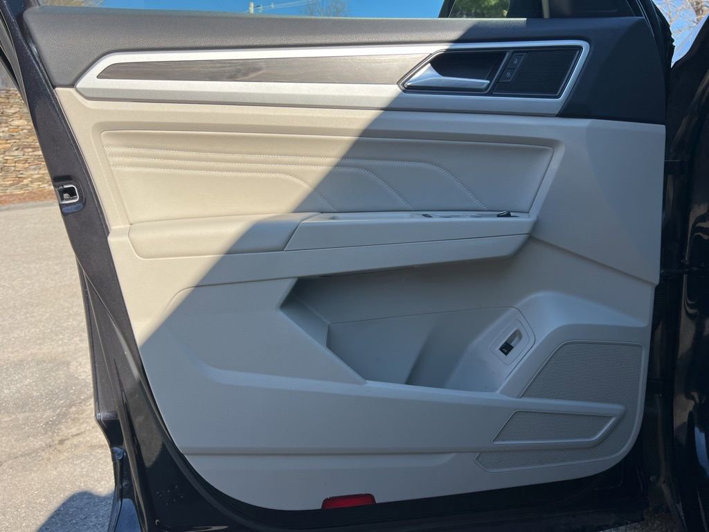 Used 2021 Volkswagen Atlas SE image 11