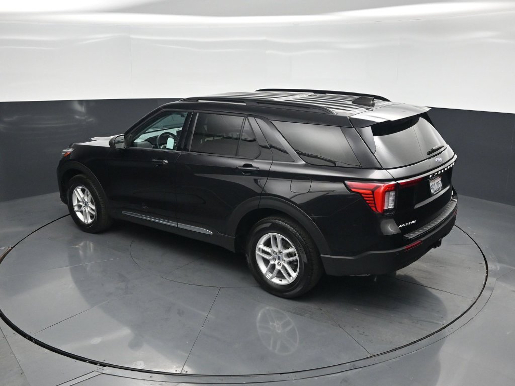 Used 2025 Ford Explorer Active AWD/4WD image 45