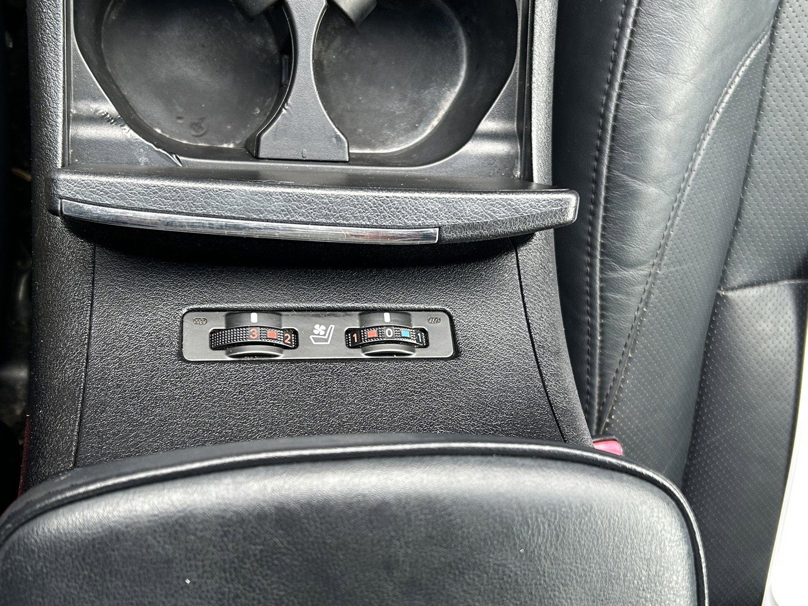 Used 2011 Lexus ES 350 image 31