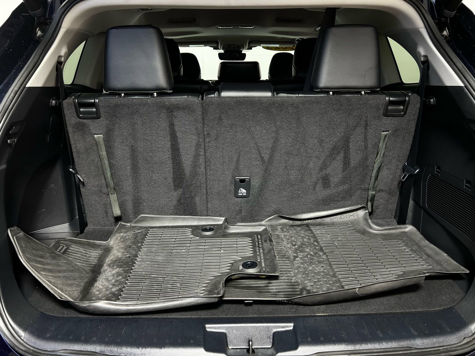 Used 2023 Toyota Highlander XLE image 27