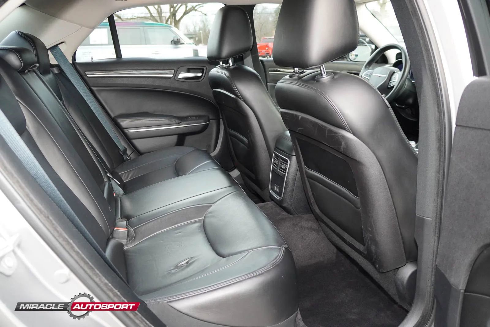 Used 2017 Chrysler 300 Limited w/ Driver Convenience Group RWD image 29