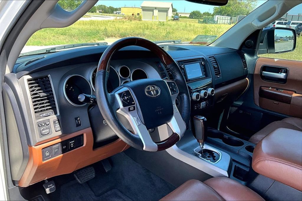 Used 2015 Toyota Sequoia Platinum AWD/4WD image 13