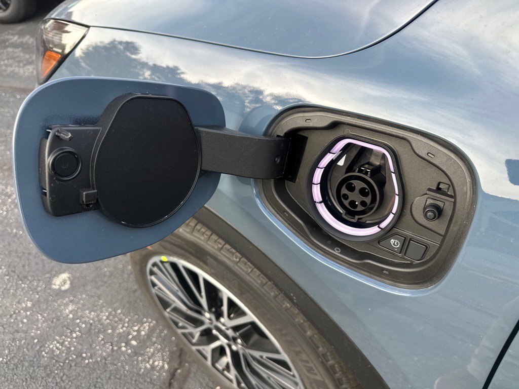 New 2026 Ford Escape SE w/ PHEV Premium Package image 12