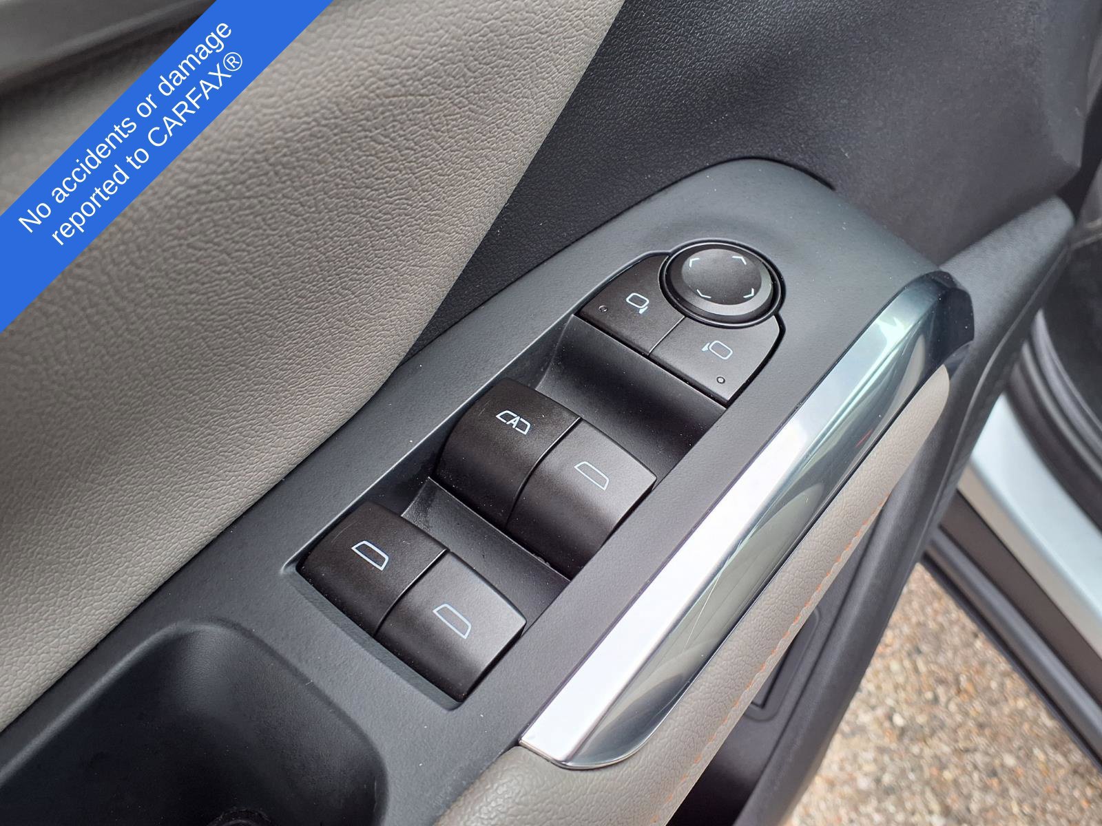 Used 2026 Chevrolet Traverse LT w/ Driver Confidence Package FWD image 16