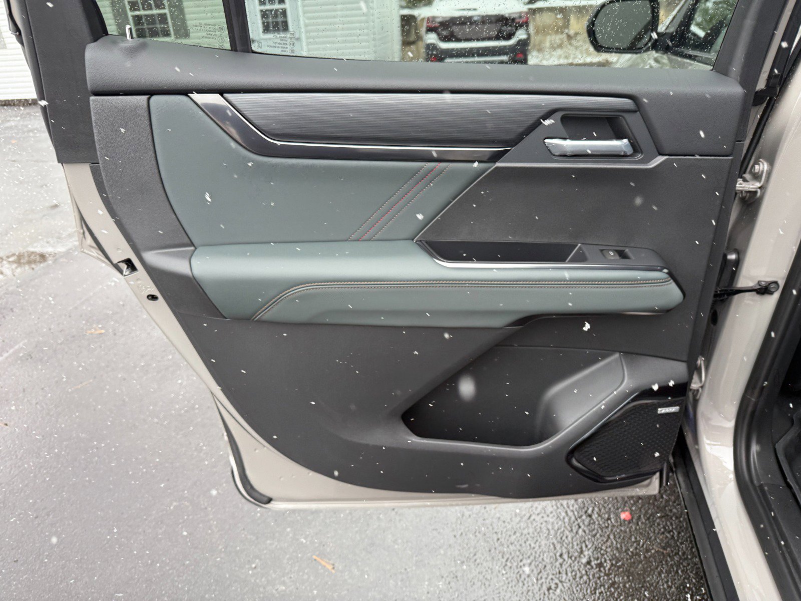 New 2026 GMC Acadia AT4 w/ LPO, Floor Liner Package image 19