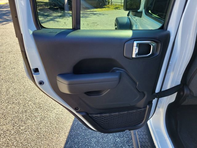 Used 2025 Jeep Wrangler Sport image 27