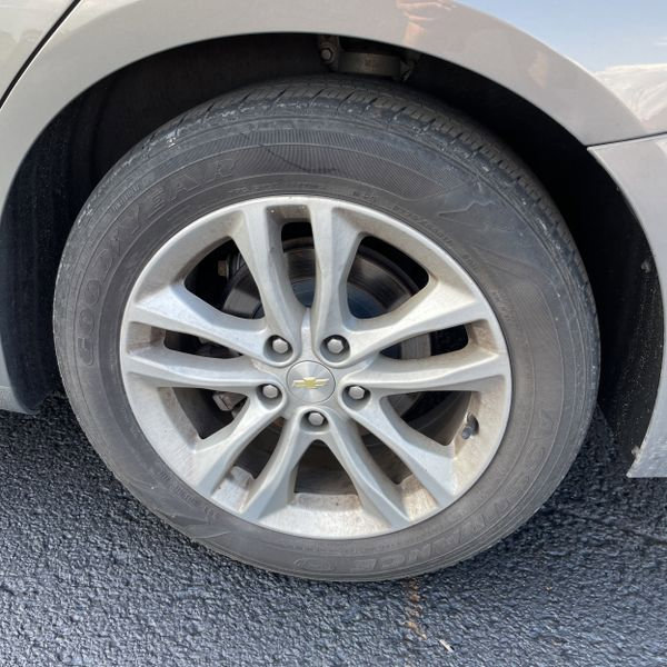 Used 2018 Chevrolet Malibu LT image 10