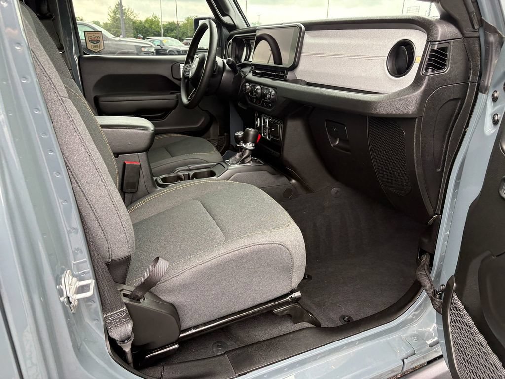 Used 2025 Jeep Wrangler Unlimited Sport AWD/4WD image 10