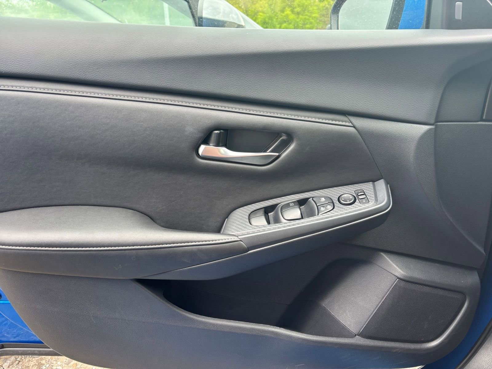 Used 2025 Nissan Sentra SV FWD image 18