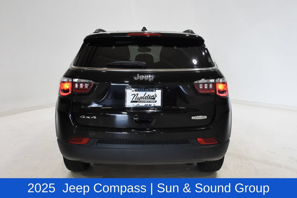 Used 2025 Jeep Compass Latitude w/ Sun & Sound Group AWD/4WD image 5