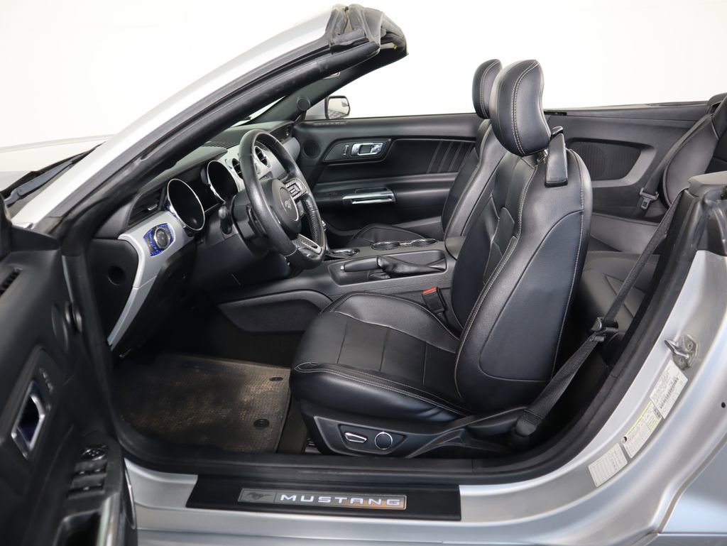 Used 2016 Ford Mustang Premium image 27