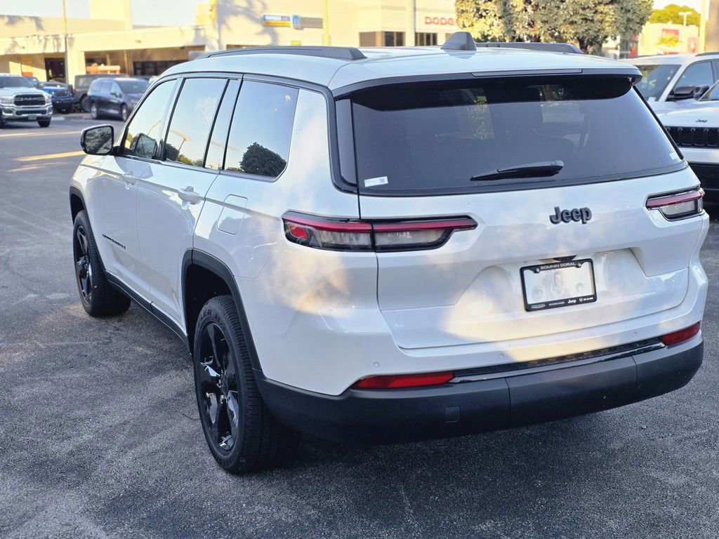 Used 2025 Jeep Grand Cherokee L Altitude image 5