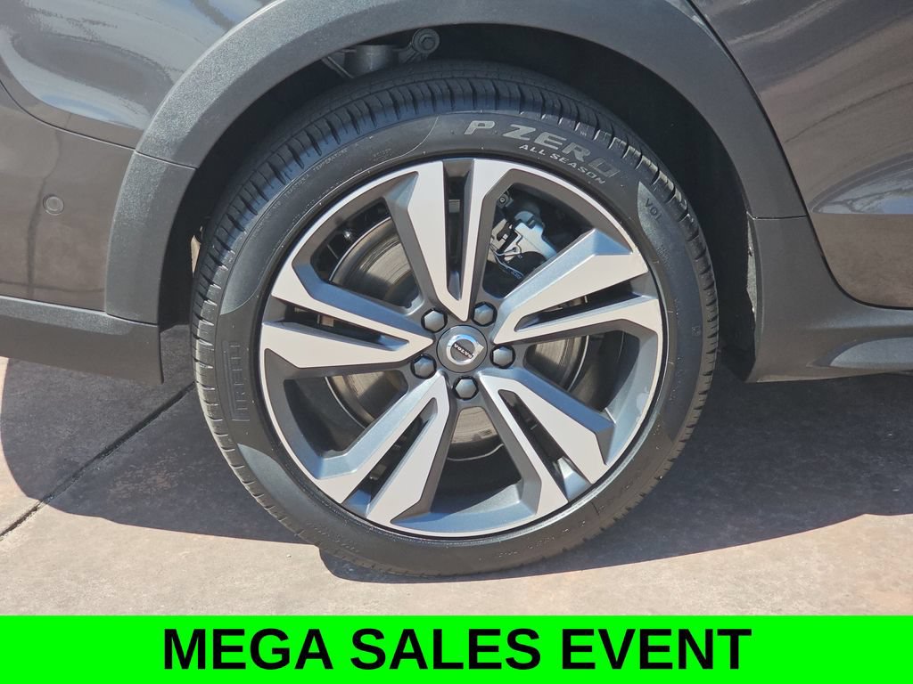 Used 2025 Volvo V60 B5 Cross Country Plus AWD/4WD image 39