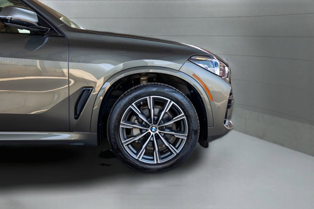 Used 2023 BMW X5 xDrive40i w/ M Sport Package AWD/4WD image 10