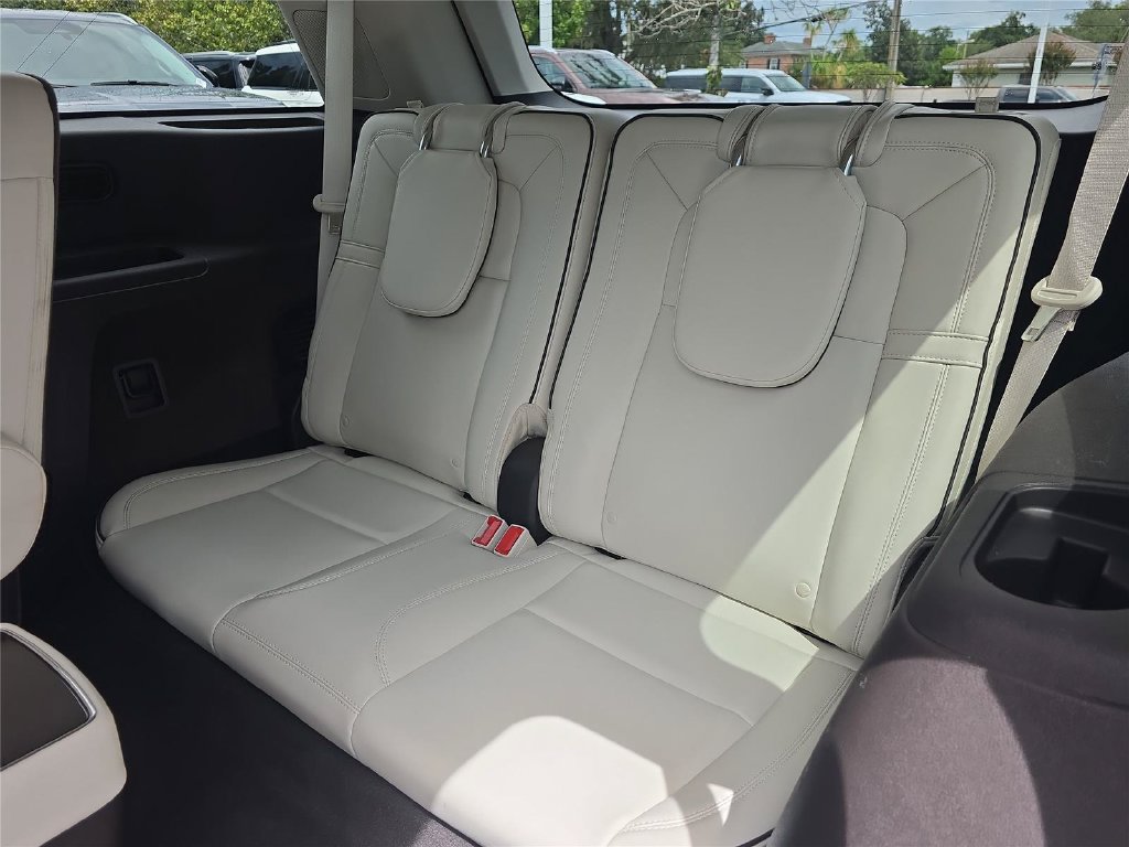 Certified 2023 Lincoln Aviator Black Label Grand Touring w/ Class IV Trailer Tow Package AWD/4WD image 12