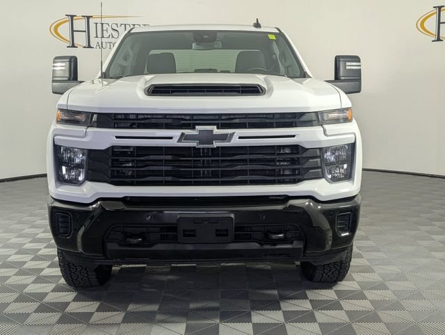 Used 2025 Chevrolet Silverado 2500 Custom w/ Custom Value Package RWD image 3