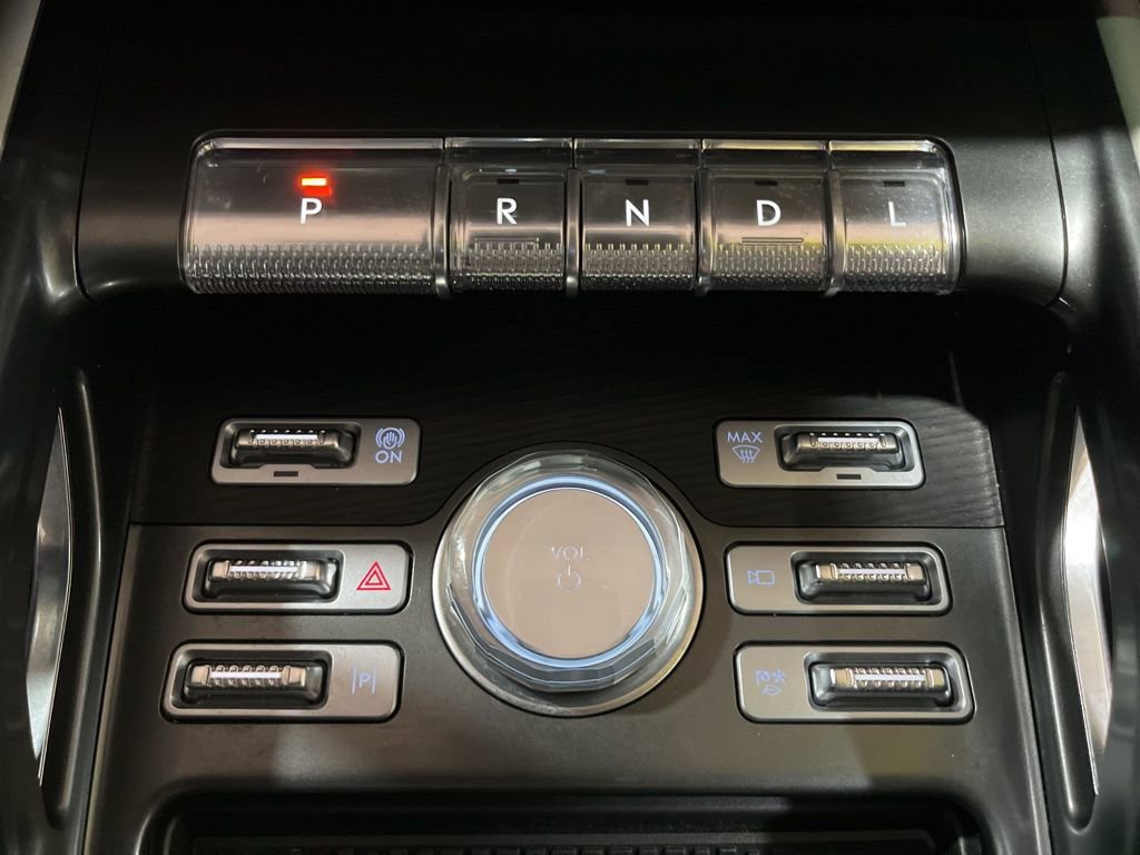 Used 2025 Lincoln Nautilus Reserve image 36