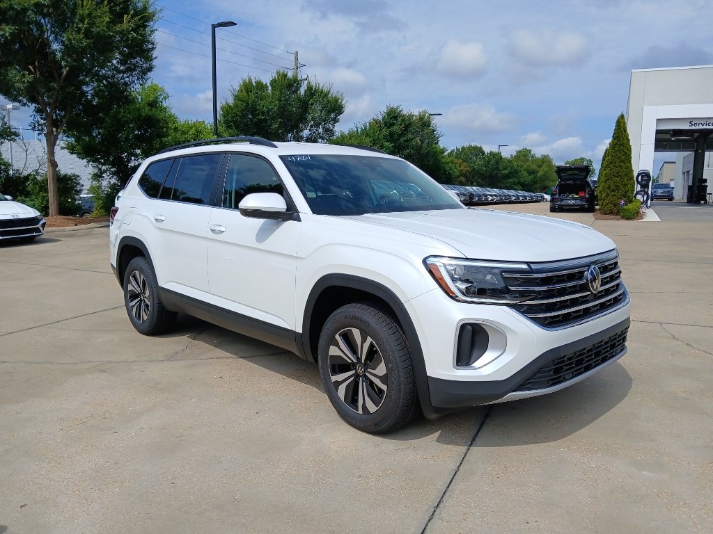 New 2026 Volkswagen Atlas SE FWD image 1