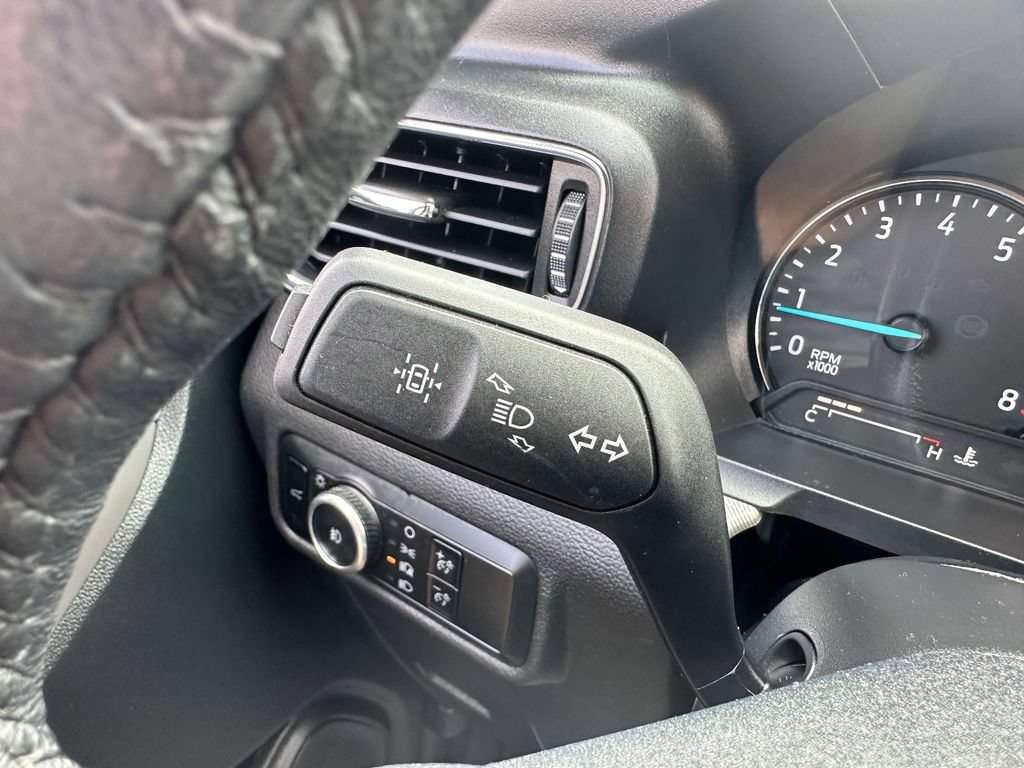 Used 2024 Ford Explorer XLT w/ Equipment Group 202A AWD/4WD image 14