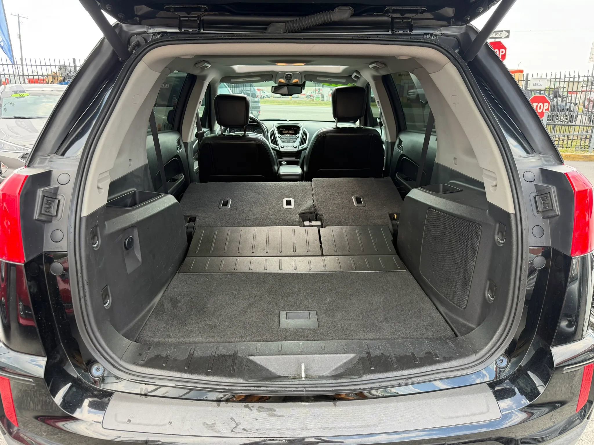 Used 2017 GMC Terrain SLT w/ Open Road Package image 17