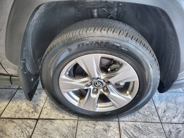 Used 2024 Toyota RAV4 XLE w/ Convenience Package FWD image 10